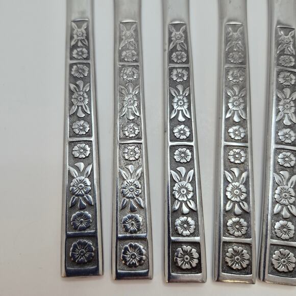 Serta Imperial Stainless Vintage Korea Dinner Knife Set of 8 Knives Floral - Picture 8 of 14